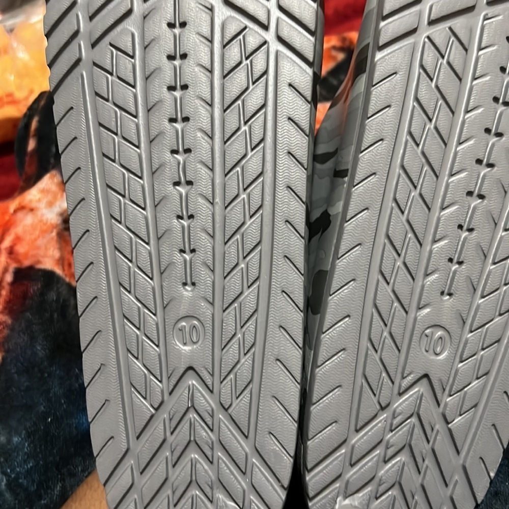 Men Sandals - Picture 3 of 4